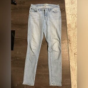 711 Skinny Levi’s size 29